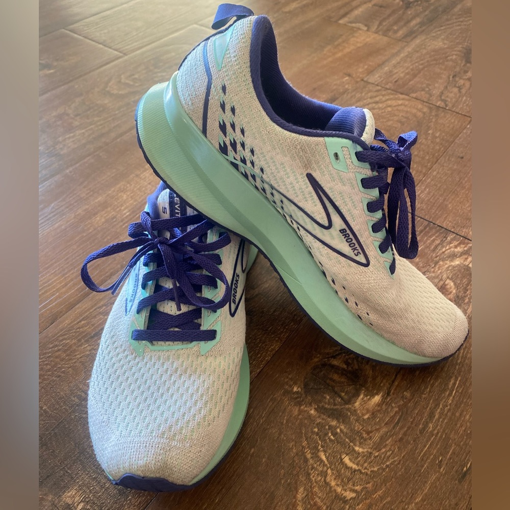 Women’s Brooks Running Shoes